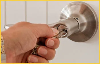 Exclusive Locksmith Service Milpitas, CA 408-484-3864 - 16-emergency-unlock